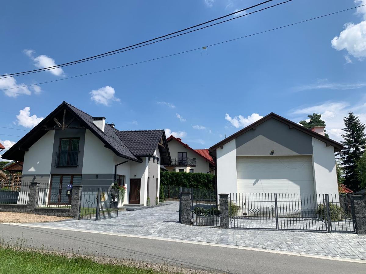 Cozy 2-Bedroom Vacation Apartment With Entire Top Floor Gaj  Exterior foto